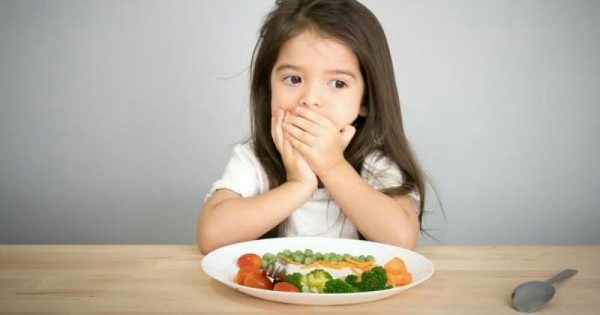Cara melatih anak balita makan sehat